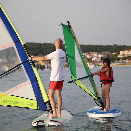 Mobilheim Andrea Wunderschoene Ferienwohnung Direkt Am Meer 耶泽拉 外观 照片