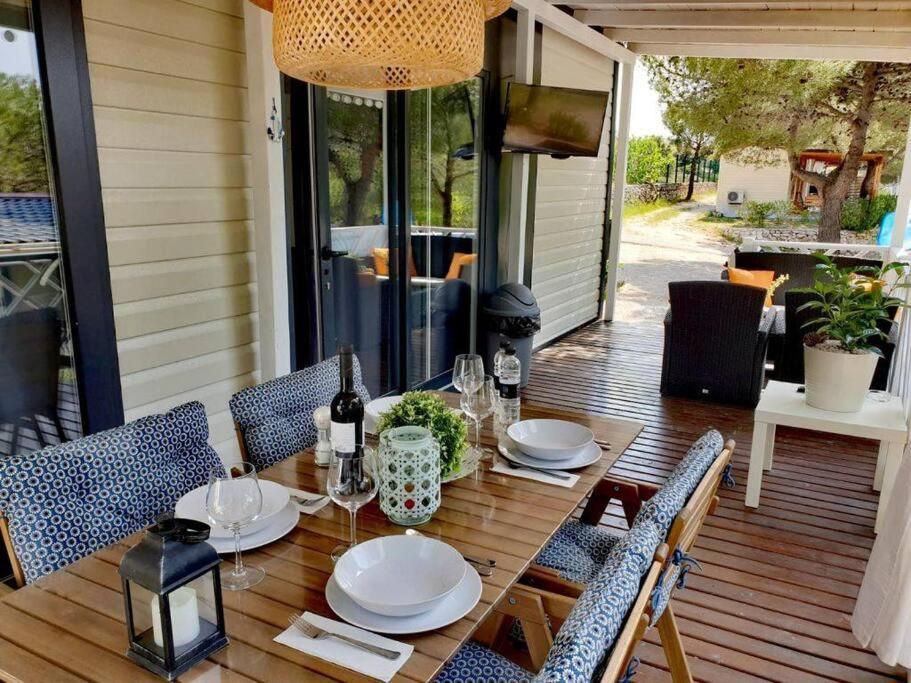 Mobilheim Andrea Wunderschoene Ferienwohnung Direkt Am Meer 耶泽拉 外观 照片