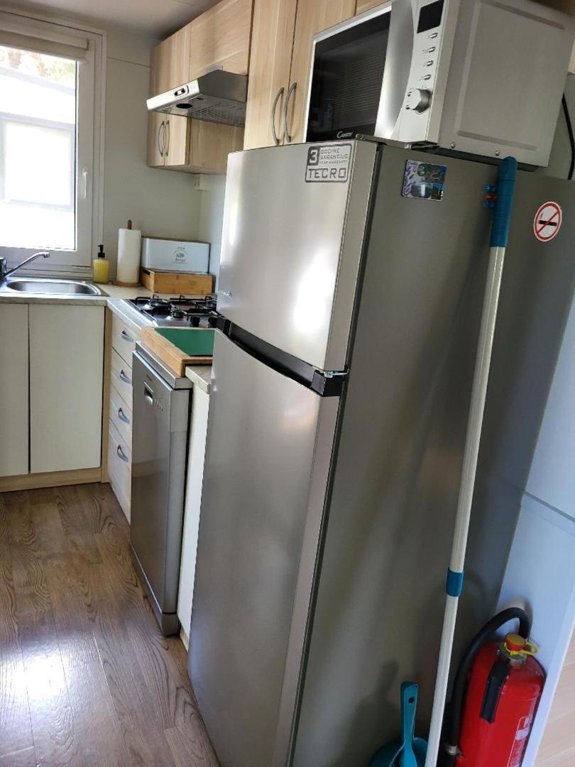 Mobilheim Andrea Wunderschoene Ferienwohnung Direkt Am Meer 耶泽拉 外观 照片