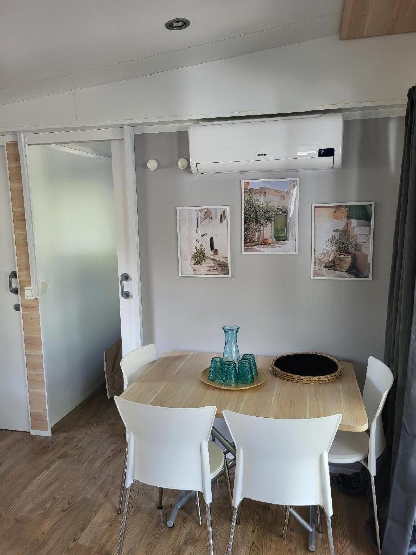 Mobilheim Andrea Wunderschoene Ferienwohnung Direkt Am Meer 耶泽拉 外观 照片