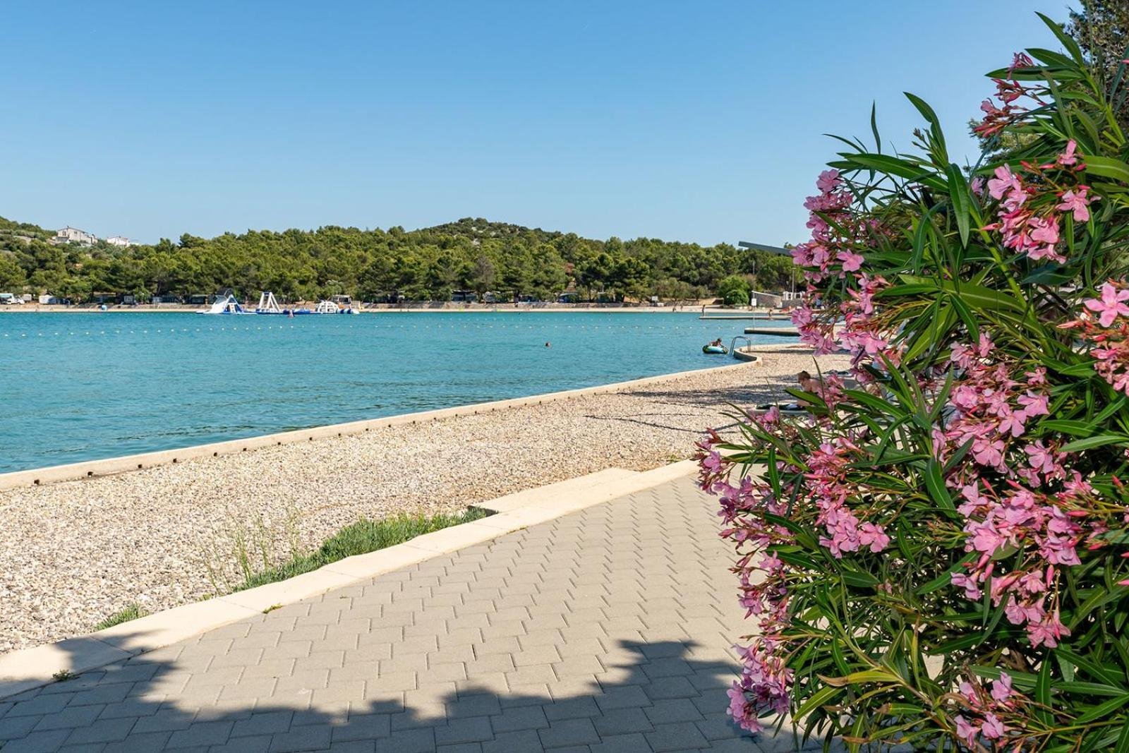 Mobilheim Andrea Wunderschoene Ferienwohnung Direkt Am Meer 耶泽拉 外观 照片